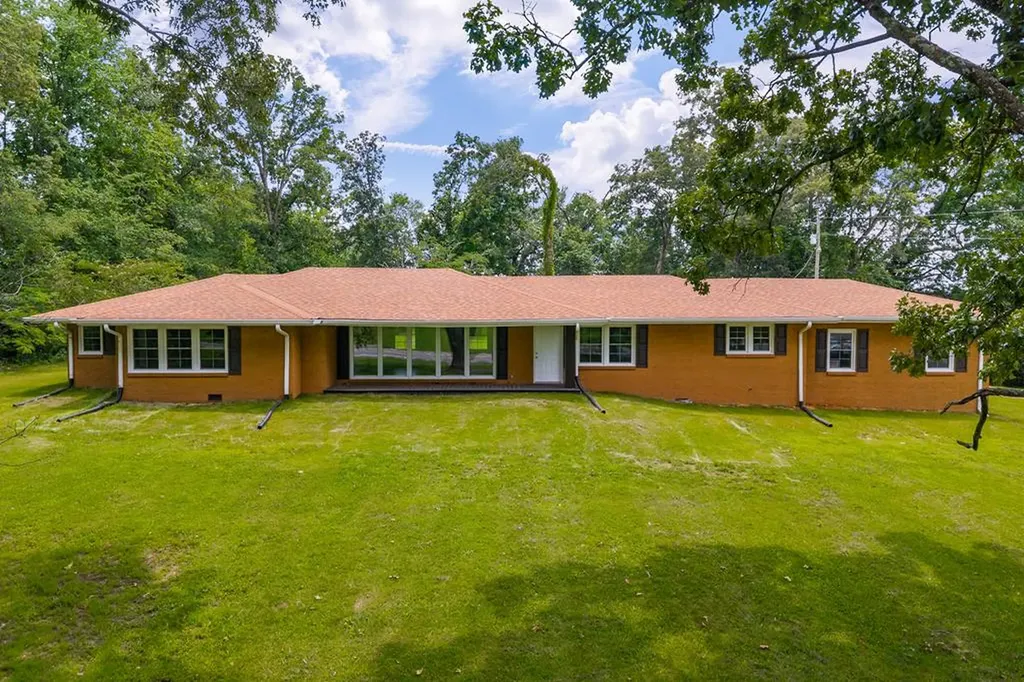 2136 W Broad Street Cookeville TN 38501