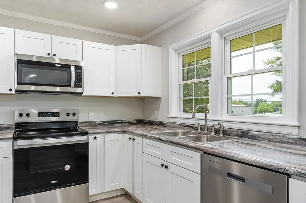 2136 W Broad Street Cookeville TN 38501