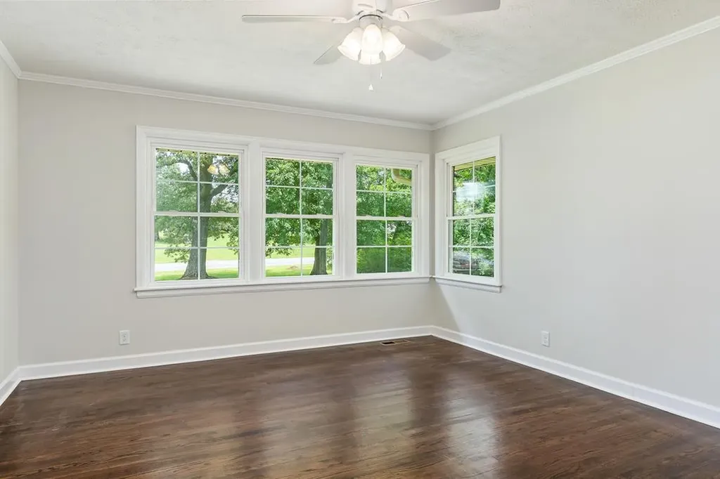 2136 W Broad Street Cookeville TN 38501