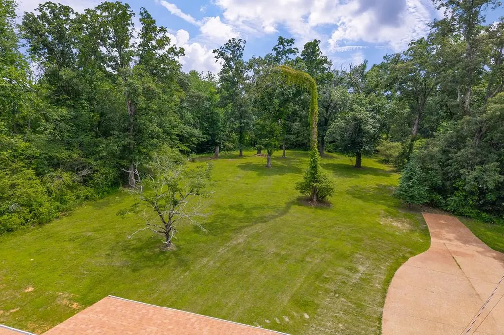 2136 W Broad Street Cookeville TN 38501