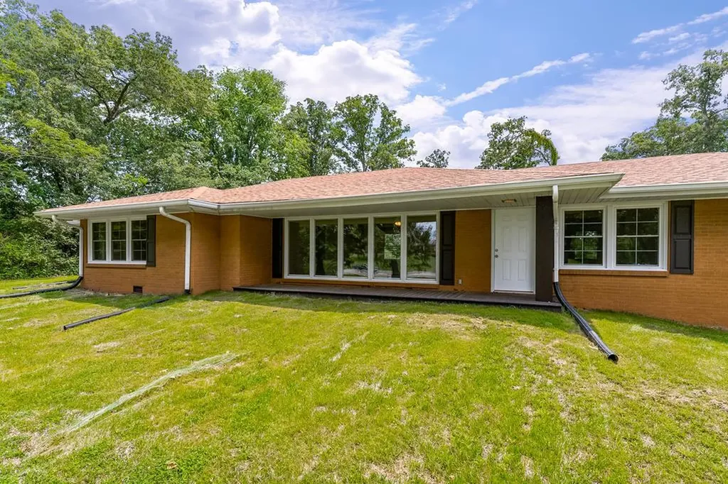 2136 W Broad Street Cookeville TN 38501