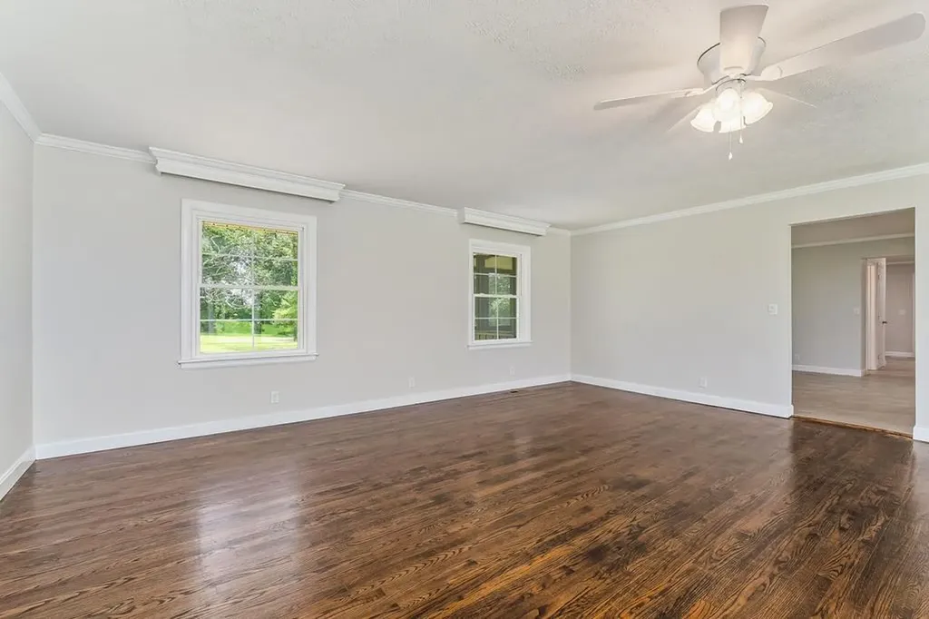 2136 W Broad Street Cookeville TN 38501