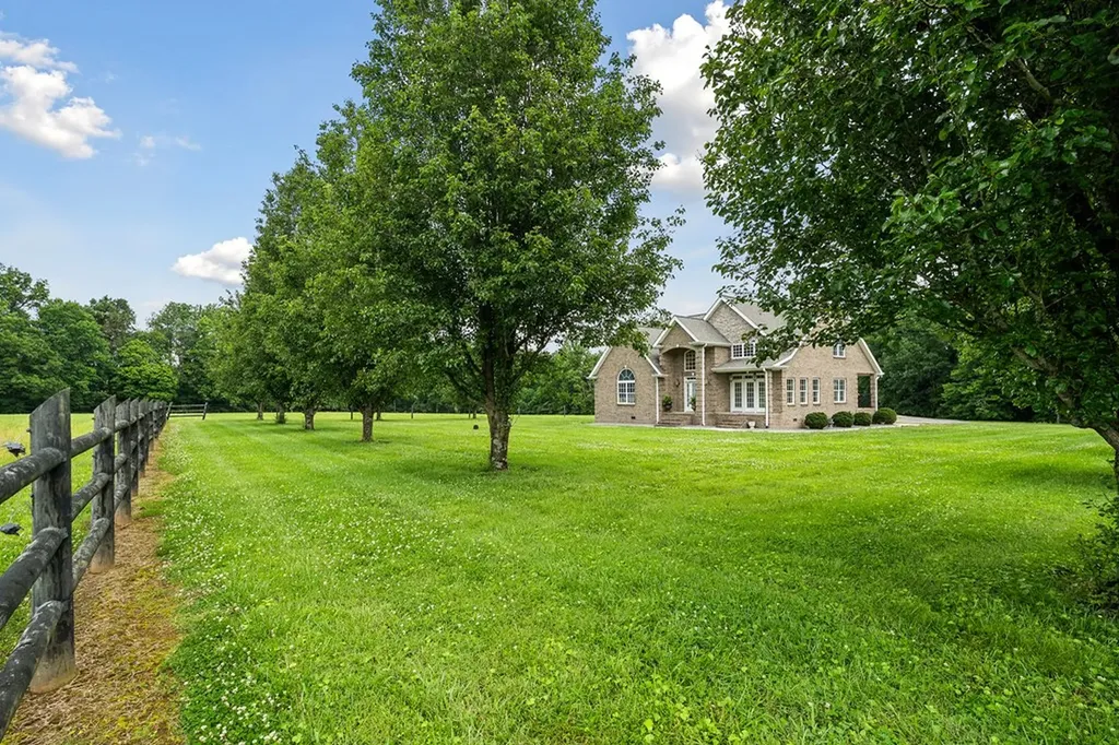 547 Martin Ridge Lane Gainesboro TN 38562