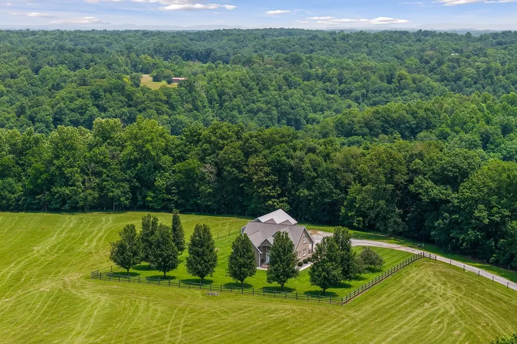 547 Martin Ridge Lane Gainesboro TN 38562