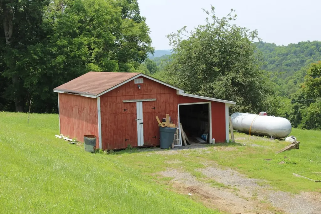 1028 Huff Hollow Road Granville TN 38564