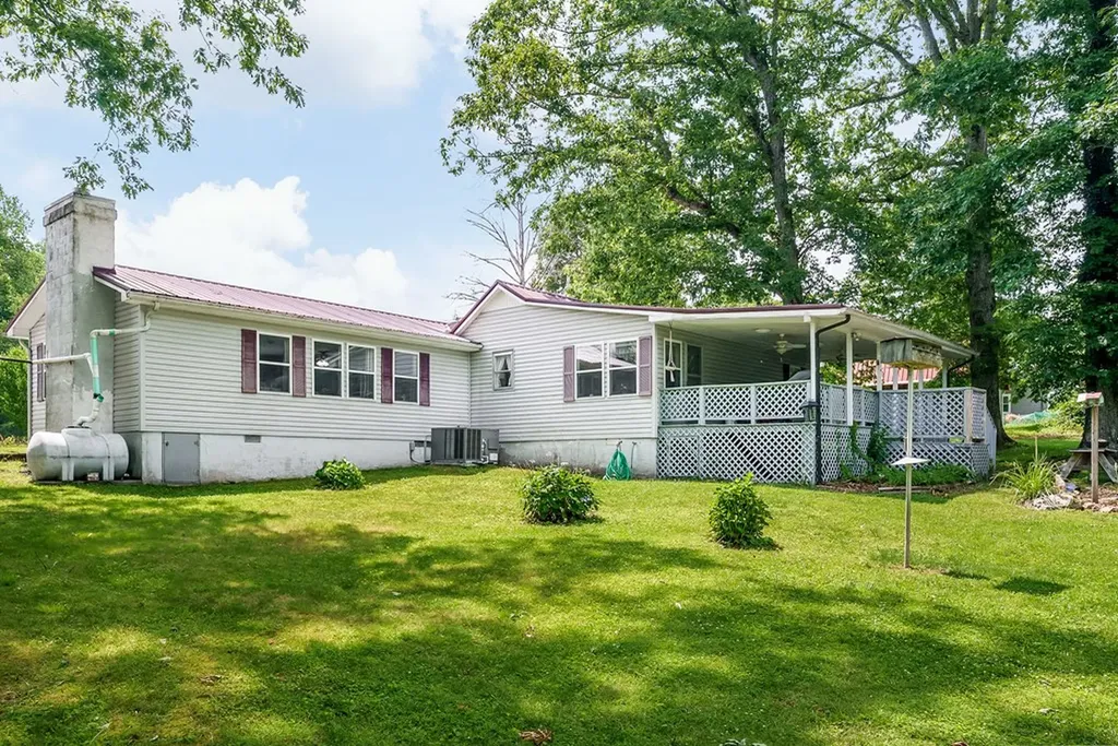 89 Elm Lane Pleasant Hill TN 38583