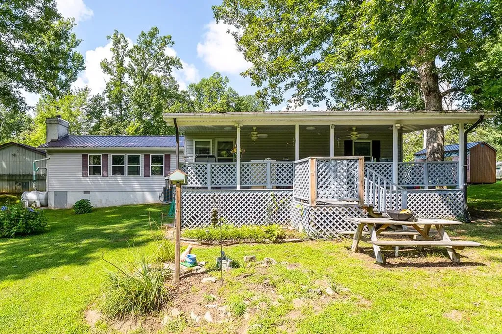 89 Elm Lane Pleasant Hill TN 38583