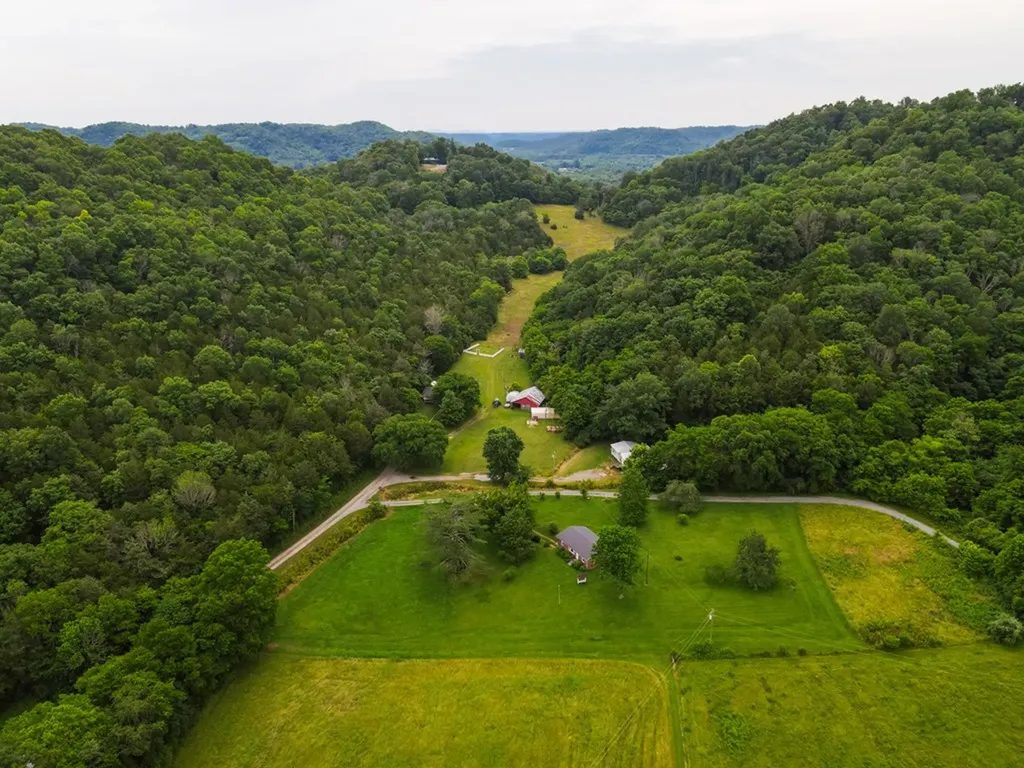 280 Blue Hill Lane Gainesboro TN 38562