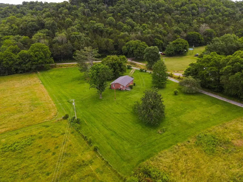 280 Blue Hill Lane Gainesboro TN 38562