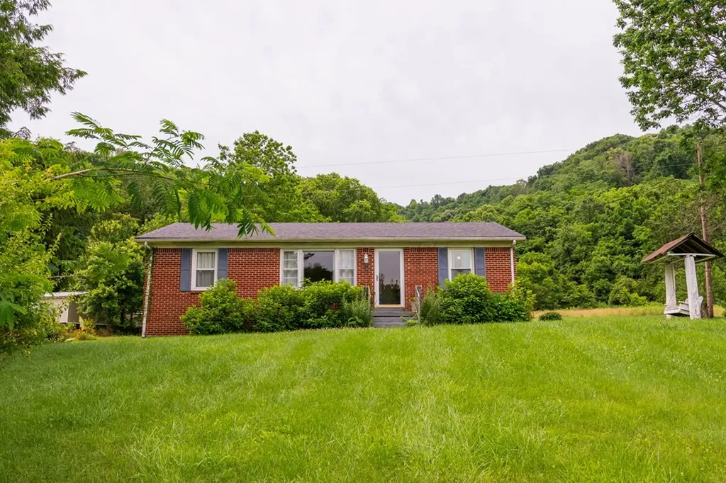 280 Blue Hill Lane Gainesboro TN 38562