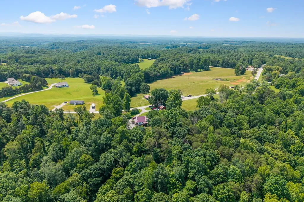 2876 Hilham Highway Hilham TN 38568