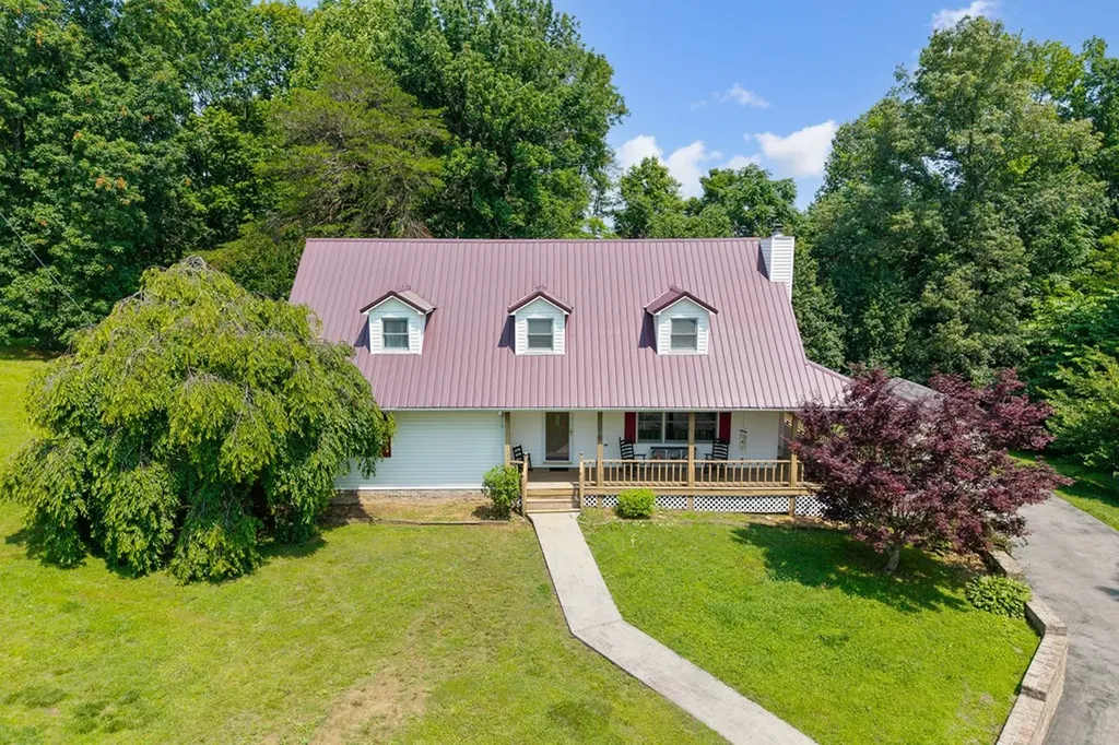 2876 Hilham Highway Hilham TN 38568