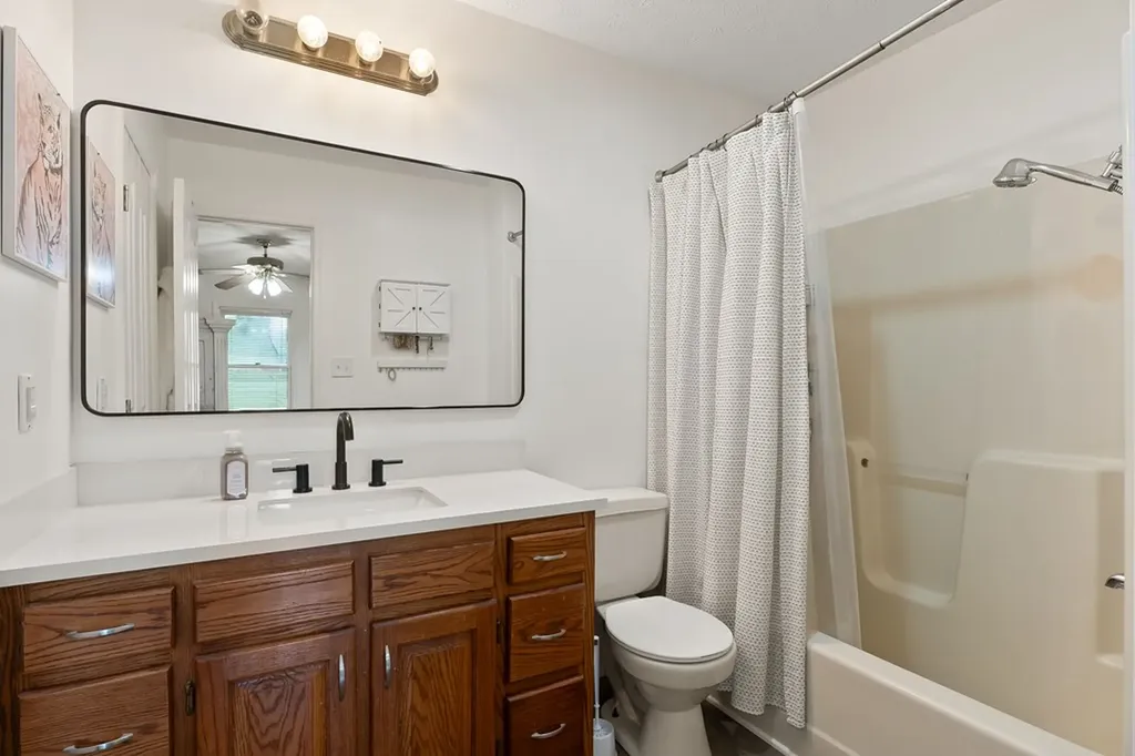 2876 Hilham Highway Hilham TN 38568