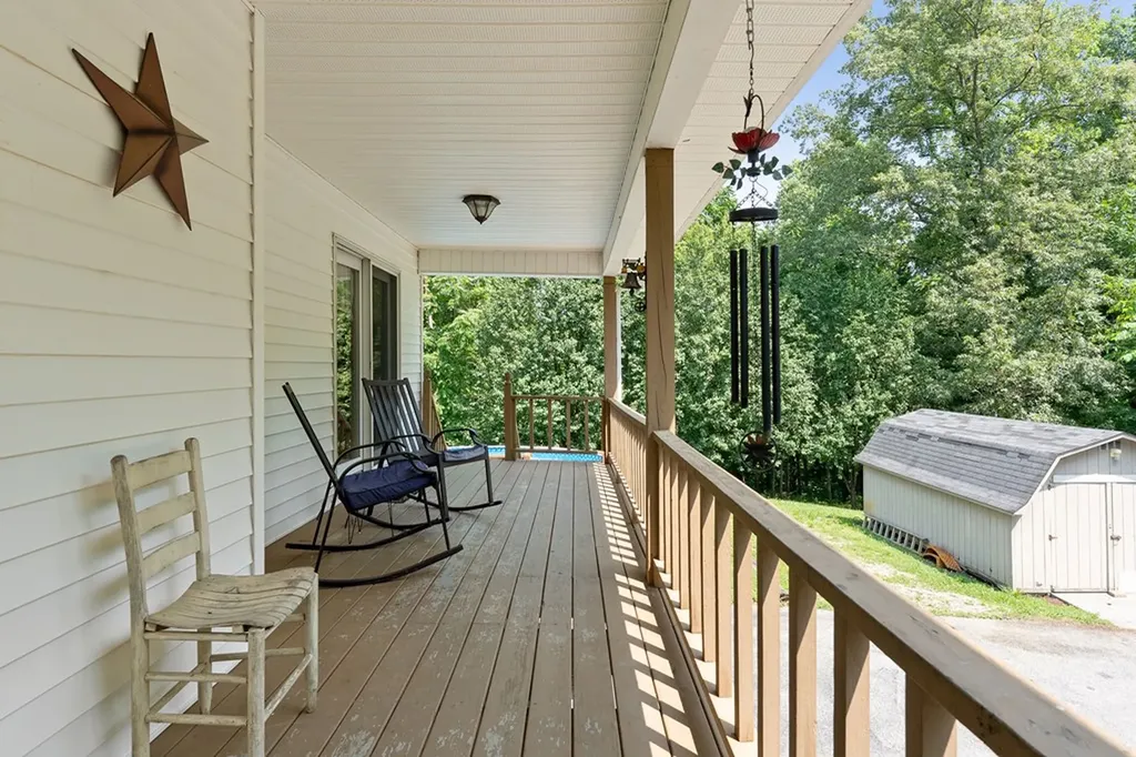 2876 Hilham Highway Hilham TN 38568