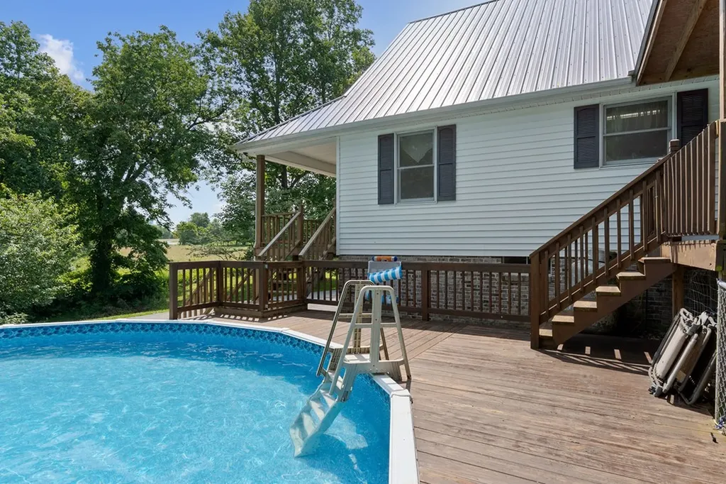 2876 Hilham Highway Hilham TN 38568