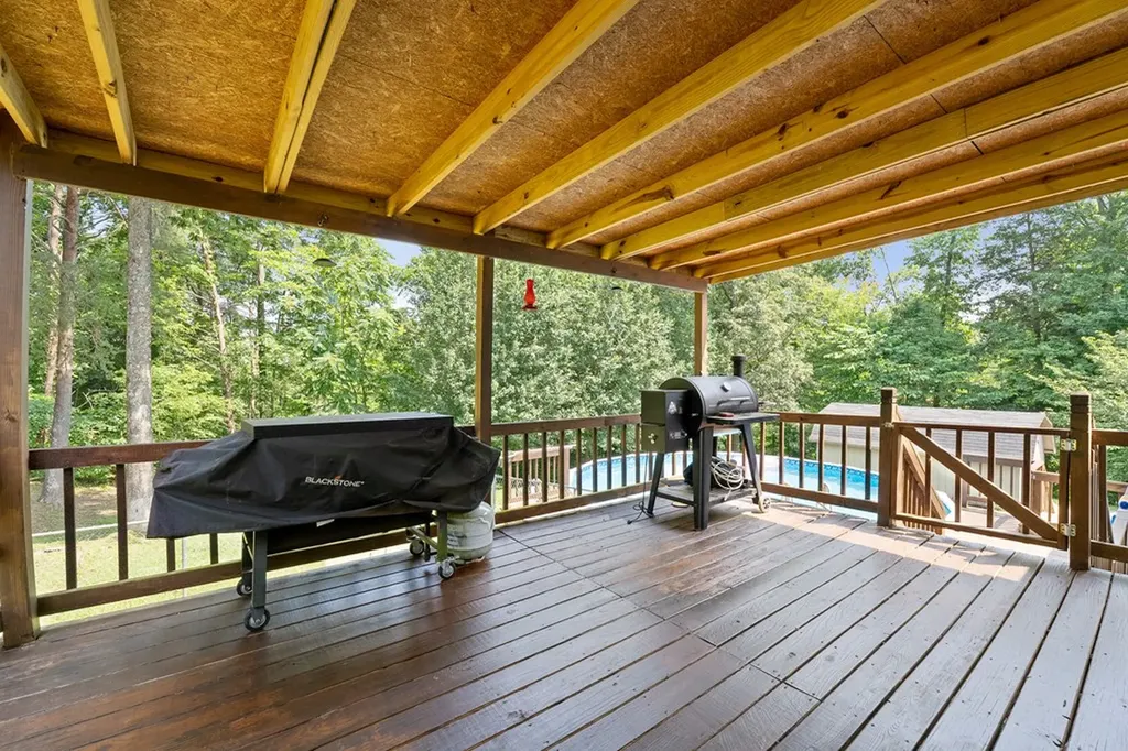 2876 Hilham Highway Hilham TN 38568