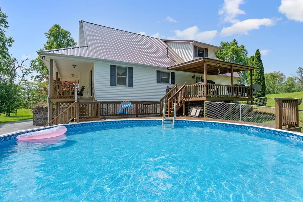 2876 Hilham Highway Hilham TN 38568