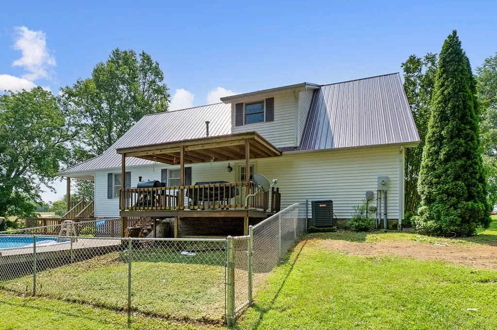 2876 Hilham Highway Hilham TN 38568