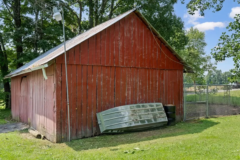 2876 Hilham Highway Hilham TN 38568