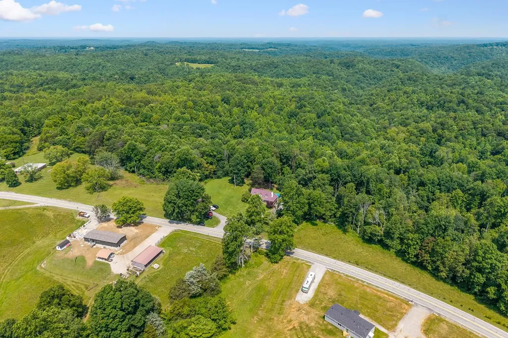 2876 Hilham Highway Hilham TN 38568