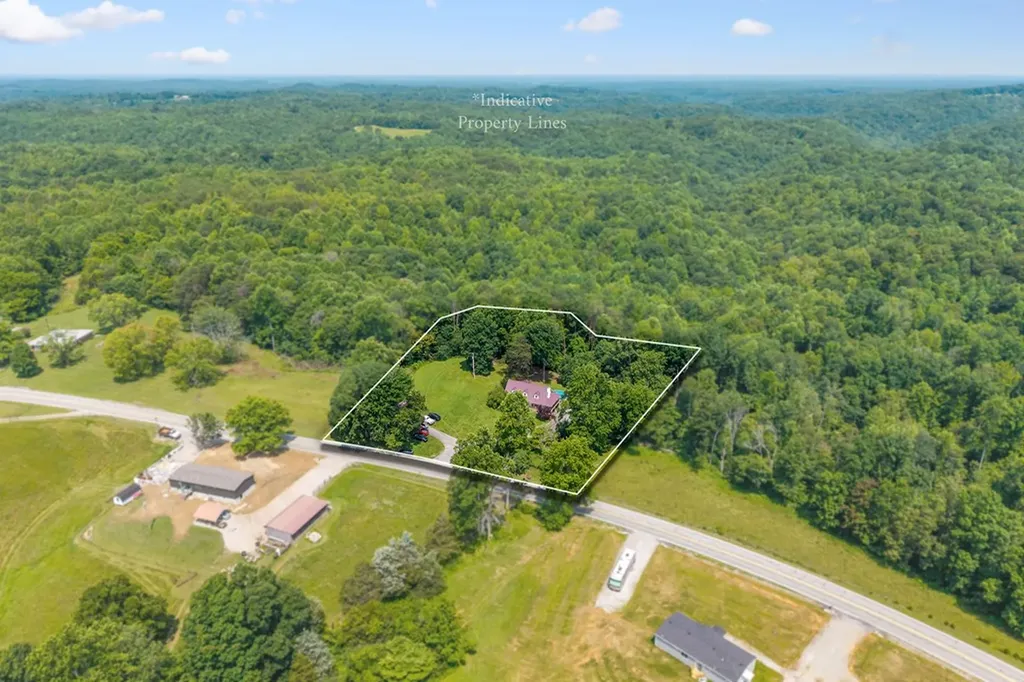 2876 Hilham Highway Hilham TN 38568