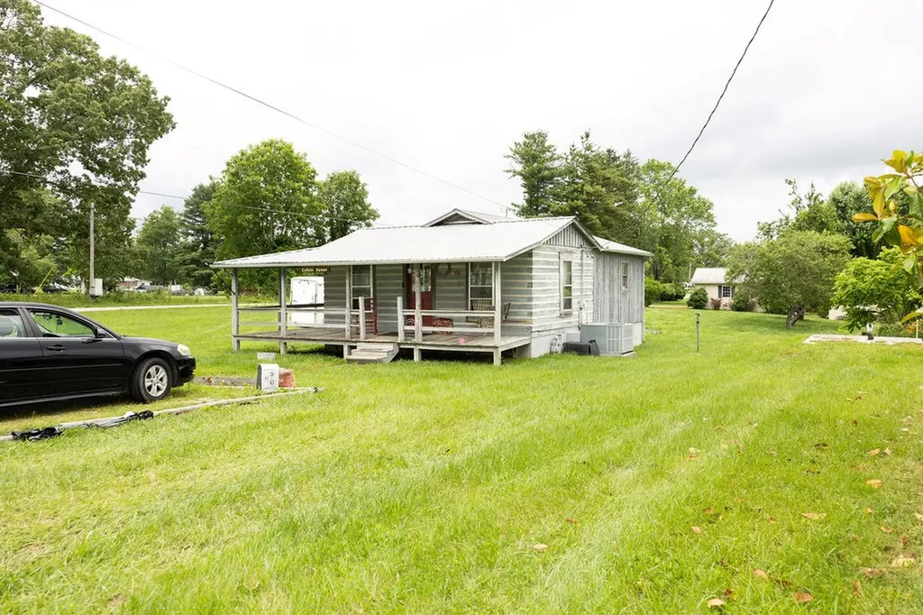 1003 Saxony Avenue Jamestown TN 38556