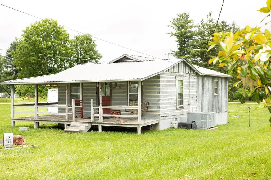 1003 Saxony Avenue Jamestown TN 38556