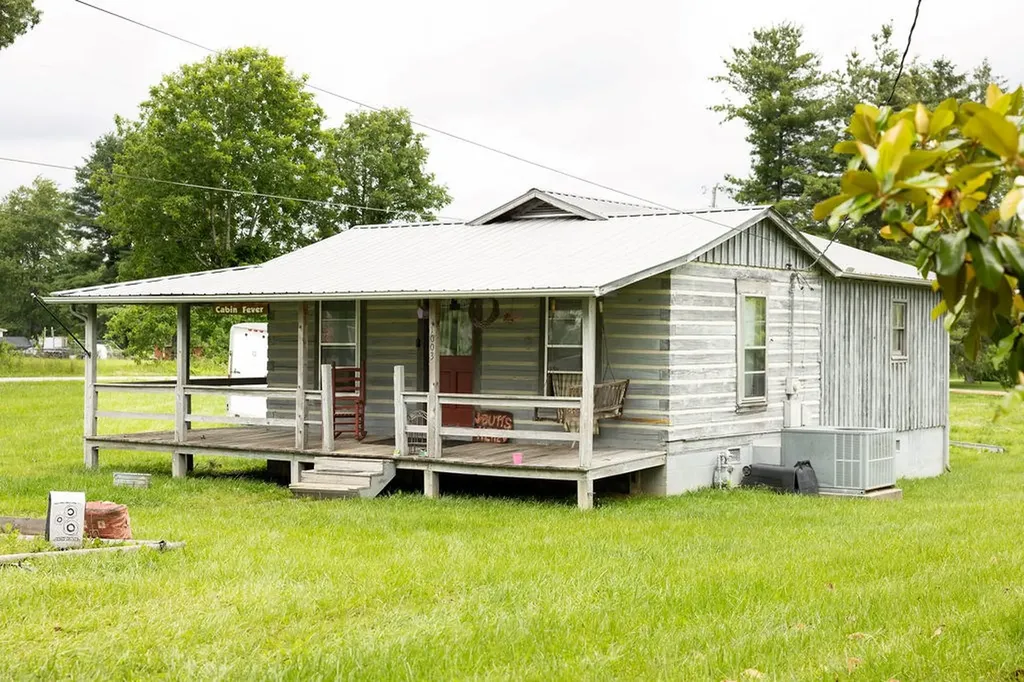 1003 Saxony Avenue Jamestown TN 38556