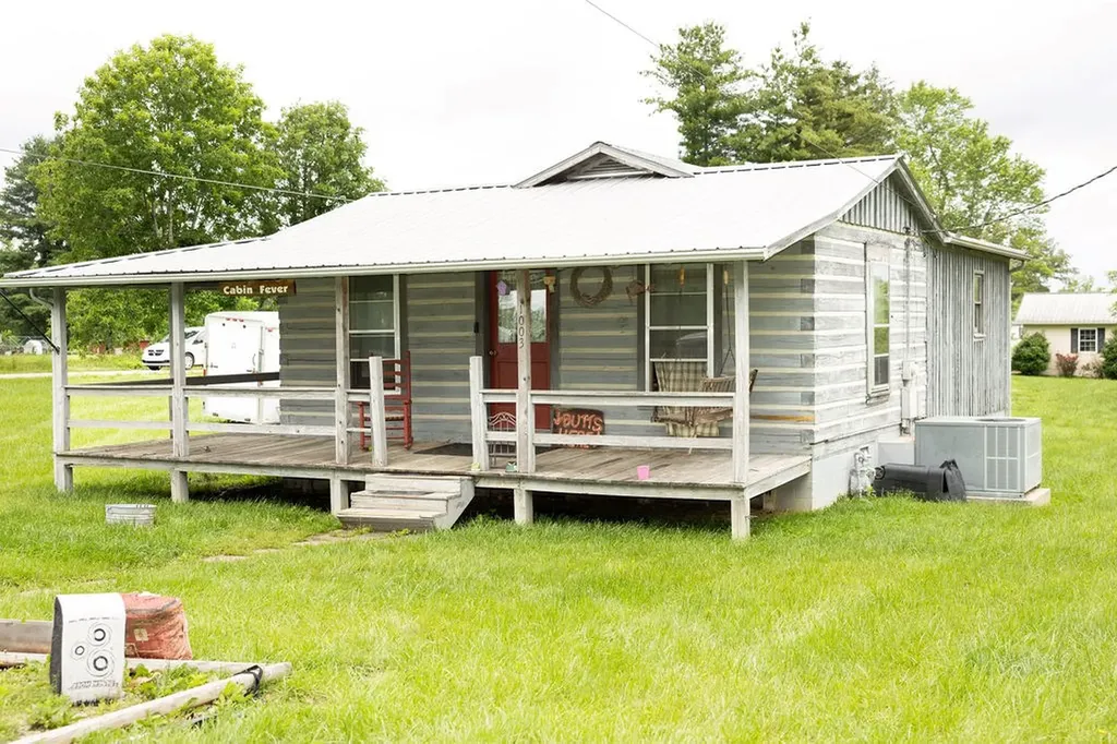 1003 Saxony Avenue Jamestown TN 38556