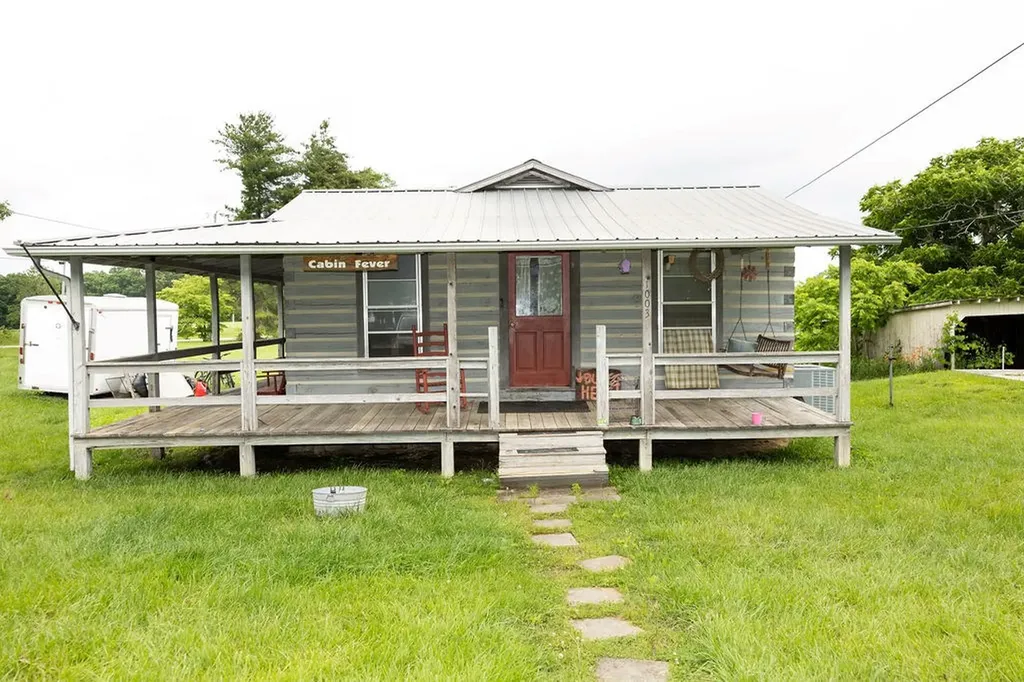 1003 Saxony Avenue Jamestown TN 38556