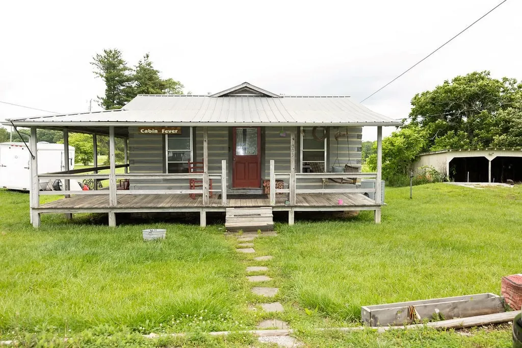 1003 Saxony Avenue Jamestown TN 38556