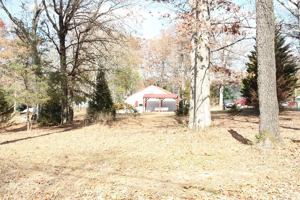 214 Holiday Lane Sparta TN 38583