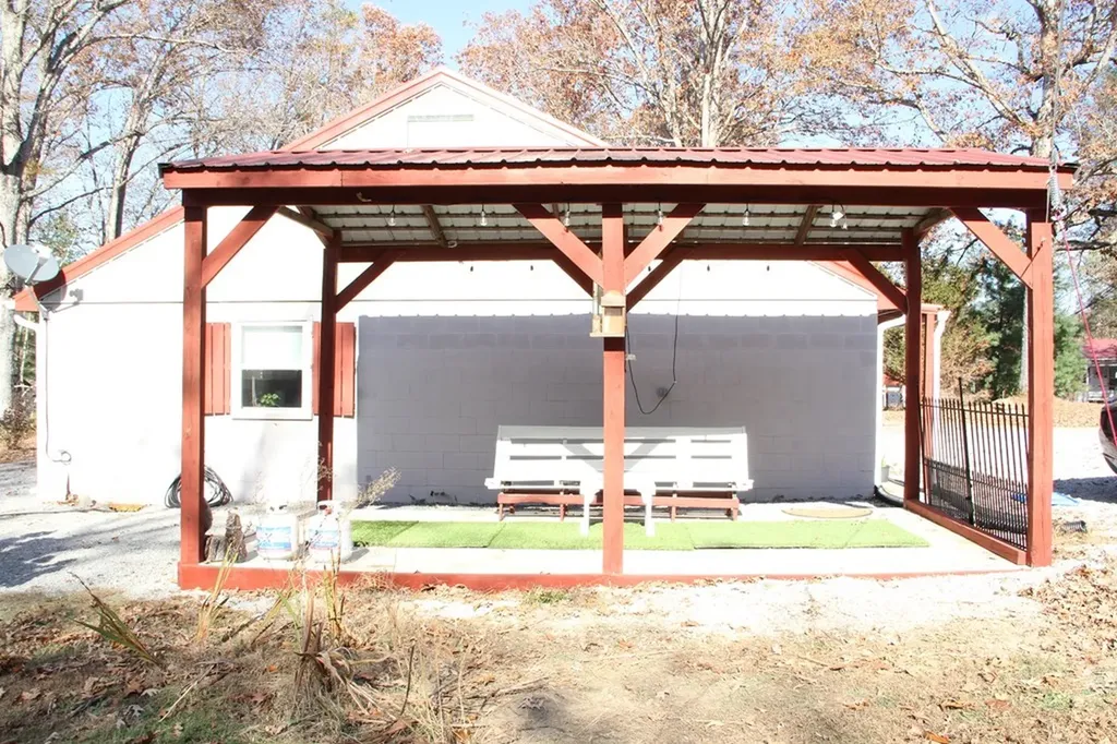 214 Holiday Lane Sparta TN 38583