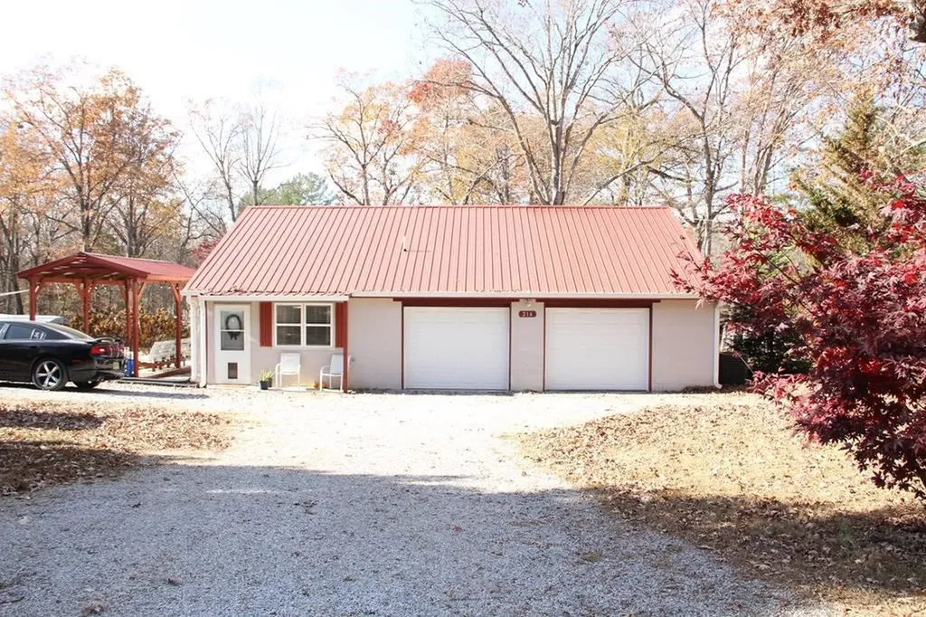 214 Holiday Lane Sparta TN 38583