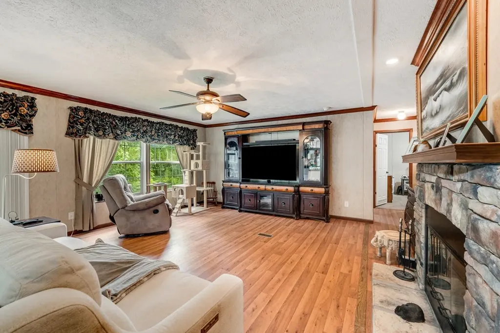 6826 Smithville Highway Silver Point TN 38582