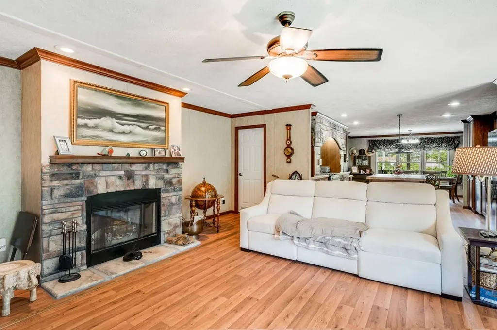 6826 Smithville Highway Silver Point TN 38582