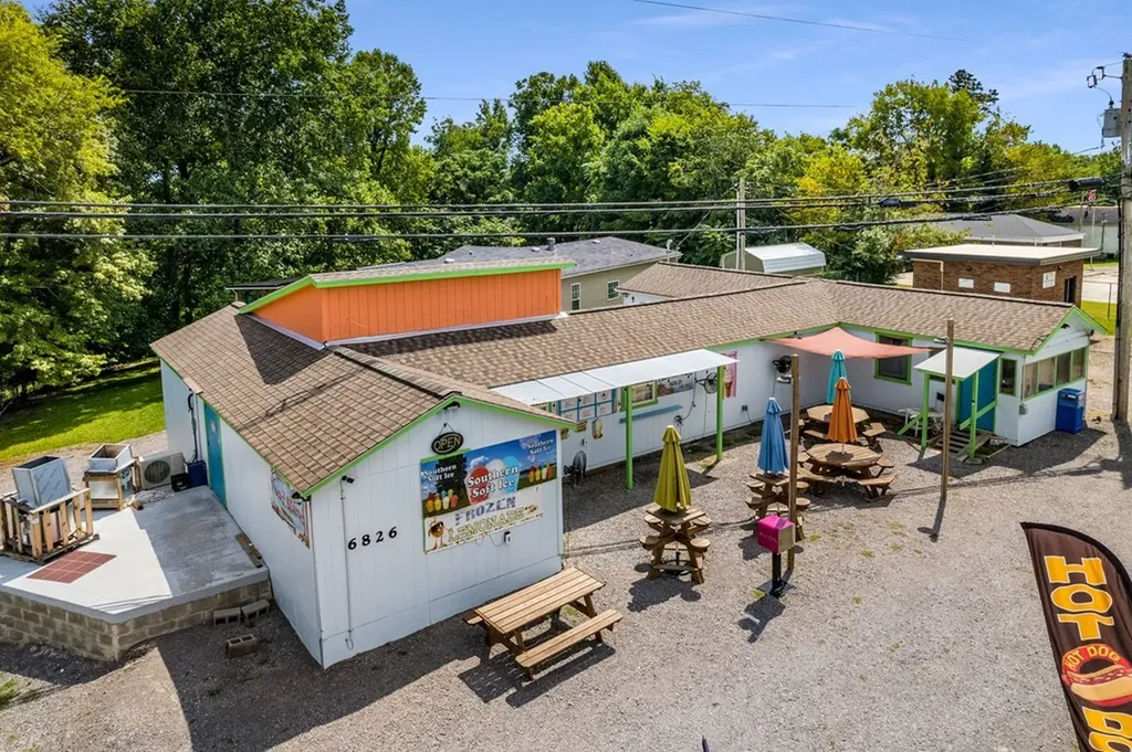 6826 Smithville Highway Silver Point TN 38582