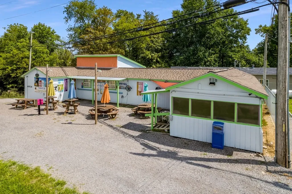 6826 Smithville Highway Silver Point TN 38582