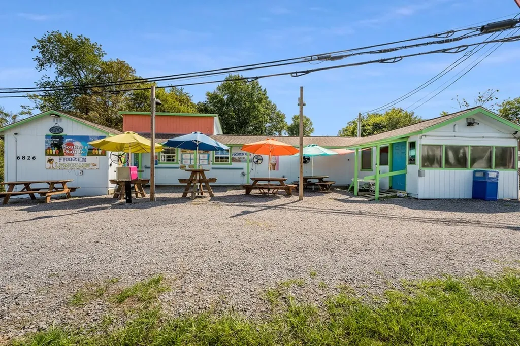 6826 Smithville Highway Silver Point TN 38582