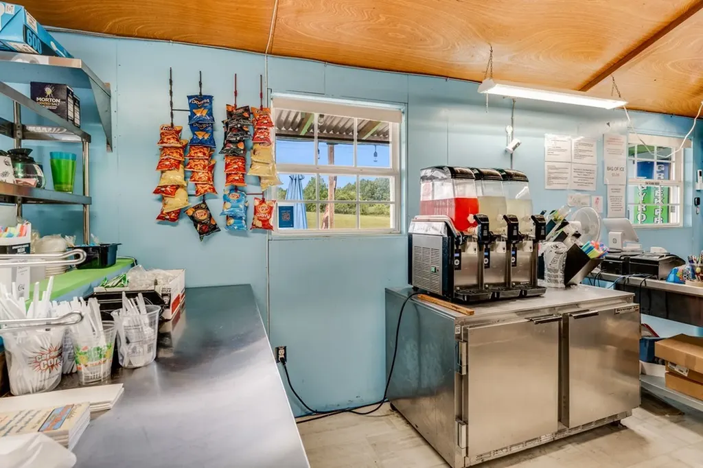 6826 Smithville Highway Silver Point TN 38582