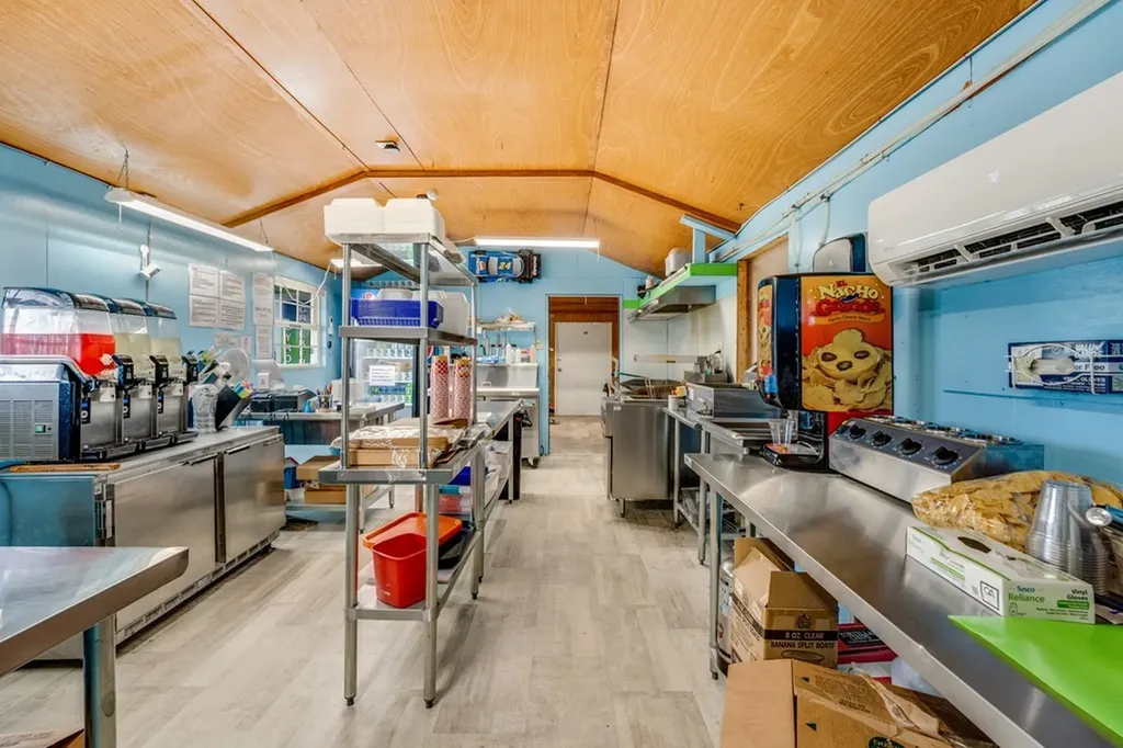 6826 Smithville Highway Silver Point TN 38582