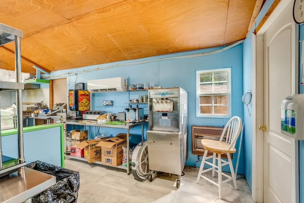 6826 Smithville Highway Silver Point TN 38582