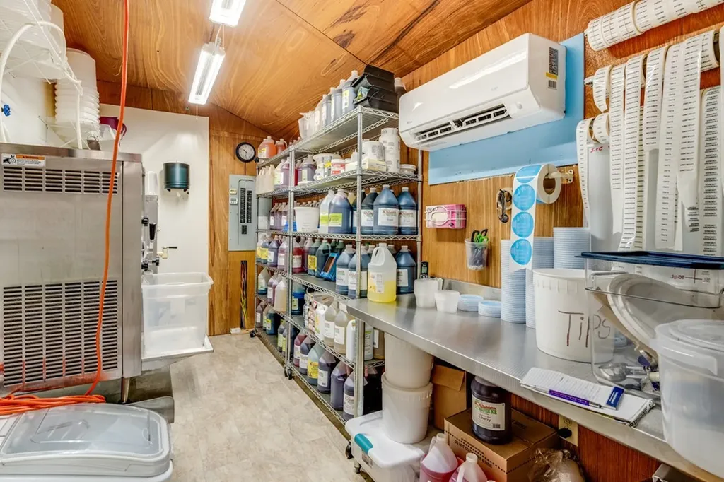 6826 Smithville Highway Silver Point TN 38582