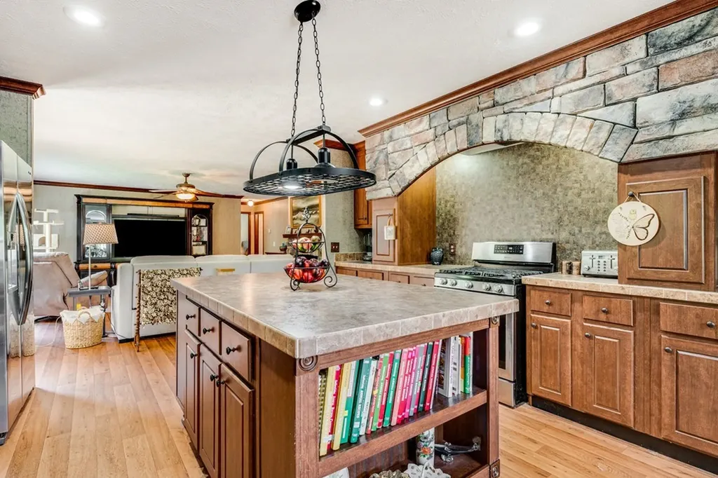 6826 Smithville Highway Silver Point TN 38582