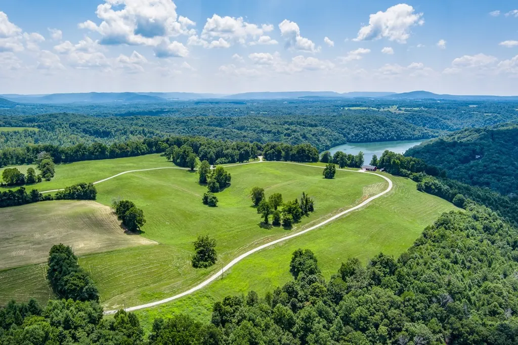 Lot 19 Amonett Circle Byrdstown TN 38549