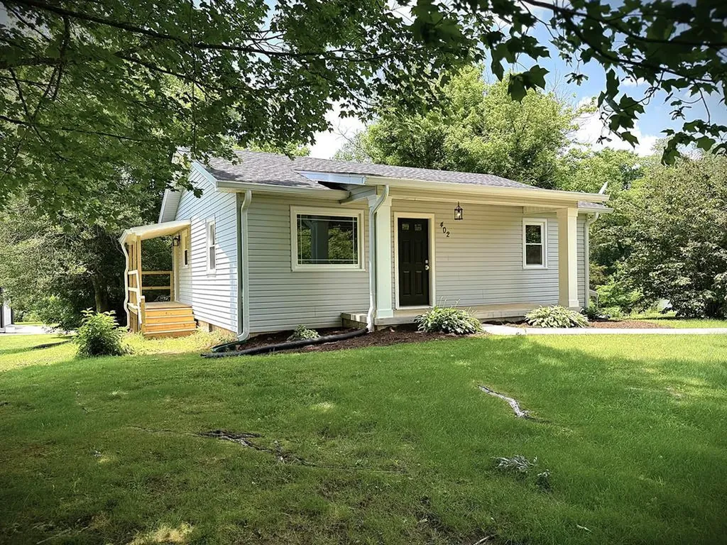 402 Standing Stone Highway Hilham TN 38568