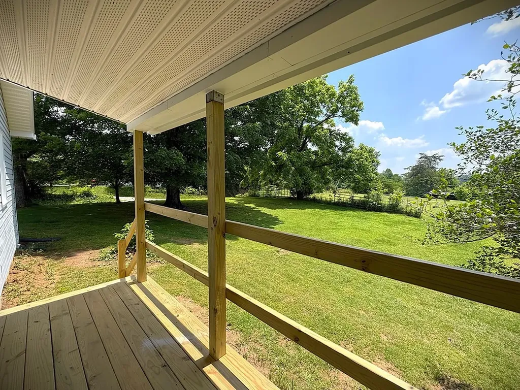 402 Standing Stone Highway Hilham TN 38568