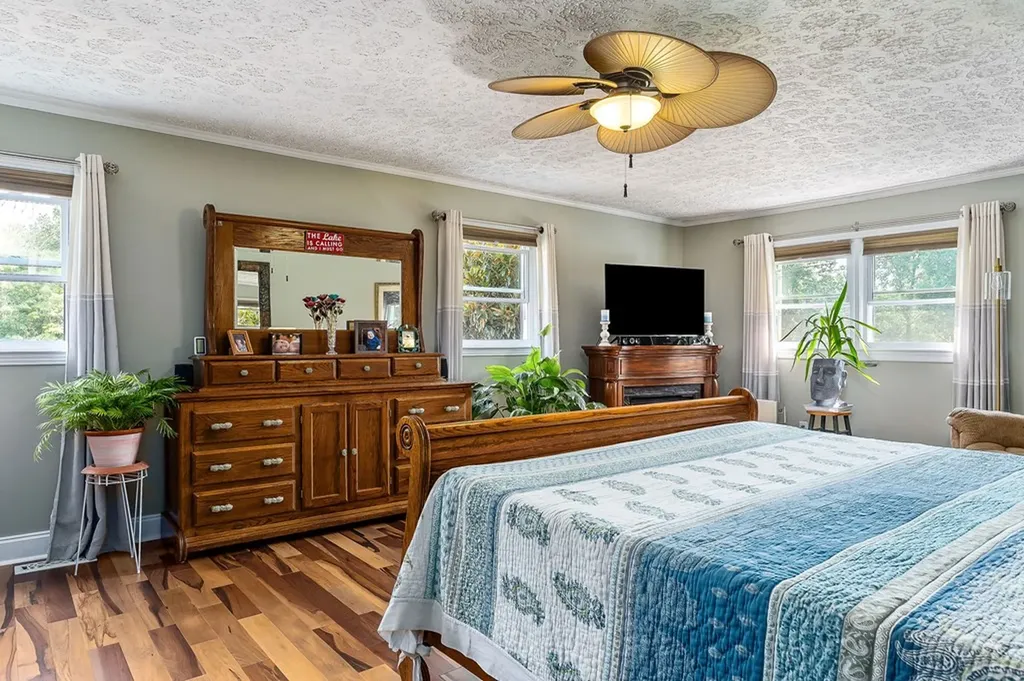 2376 Hurricane Ridge Road Smithville TN 37166