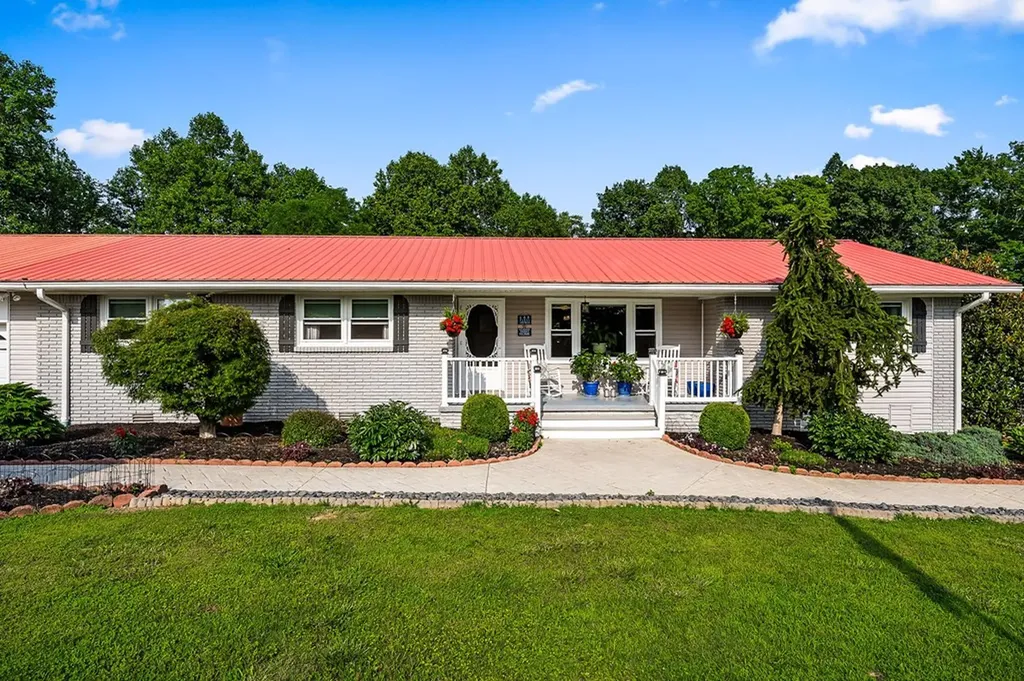 2376 Hurricane Ridge Road Smithville TN 37166