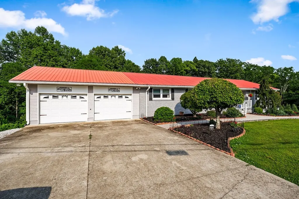 2376 Hurricane Ridge Road Smithville TN 37166